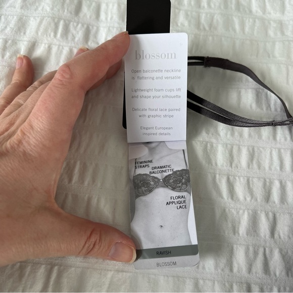 NWT Natori Blossom Deco Contour Bra, 32C - Picture 12 of 15